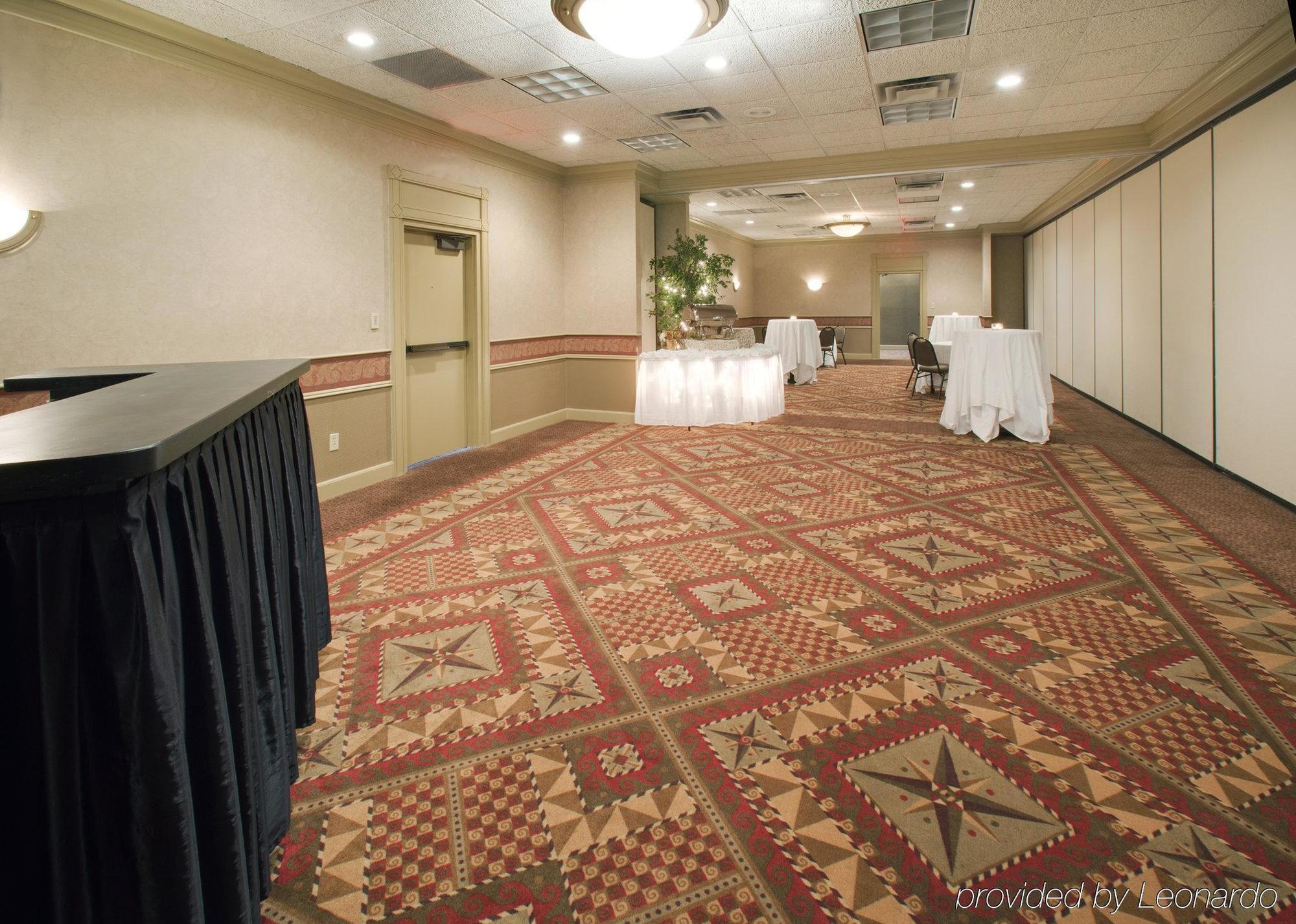 Holiday Inn Coralville - Iowa City By Ihg Зручності фото
