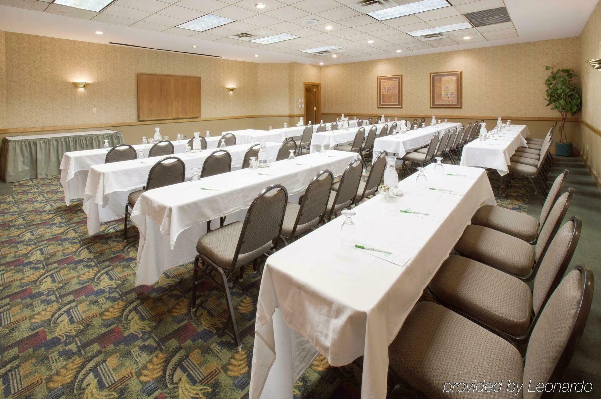 Holiday Inn Coralville - Iowa City By Ihg Зручності фото